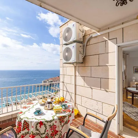 Apartment And Cicko *